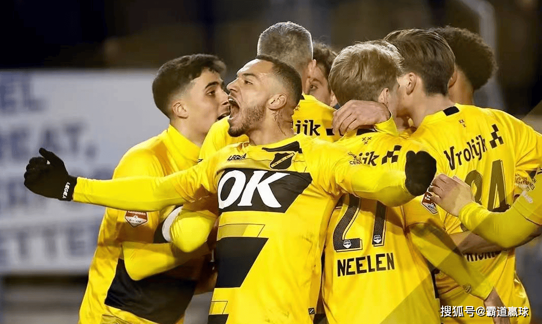 费耶诺德迎意甲关键赛，赛前状态回暖，球迷炸锅，控场能力受关注的简单介绍